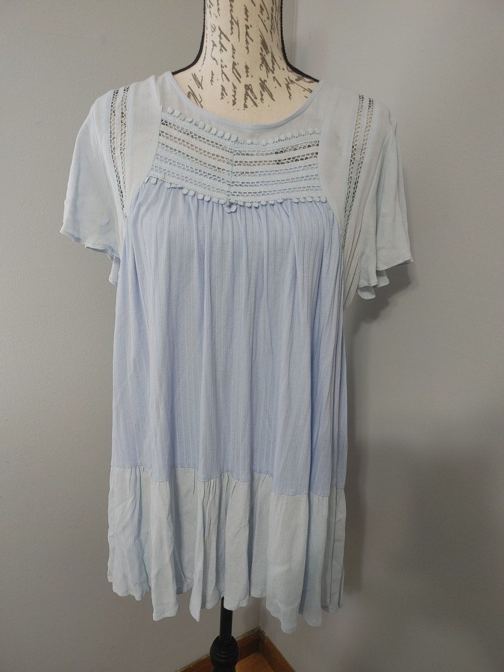 DAVI & DANI Light Blue Crochet Yoke Tiered Tunic S